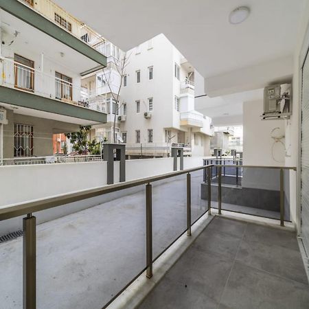 Modern And Cozy Apartment With Central Location And Balcony In Muratpasa, Antalya Bagian luar foto